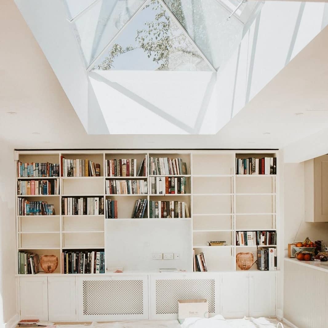 roof_maker's tweet photo. 📚 Who said that libraries need to be dark and old-fashioned?
We're getting the urge for a good read in this room, by @fosterconstructionltd, and let our imagination run free. 
Anyone else love this bright idea? https://t.co/5lDiHdnwOU