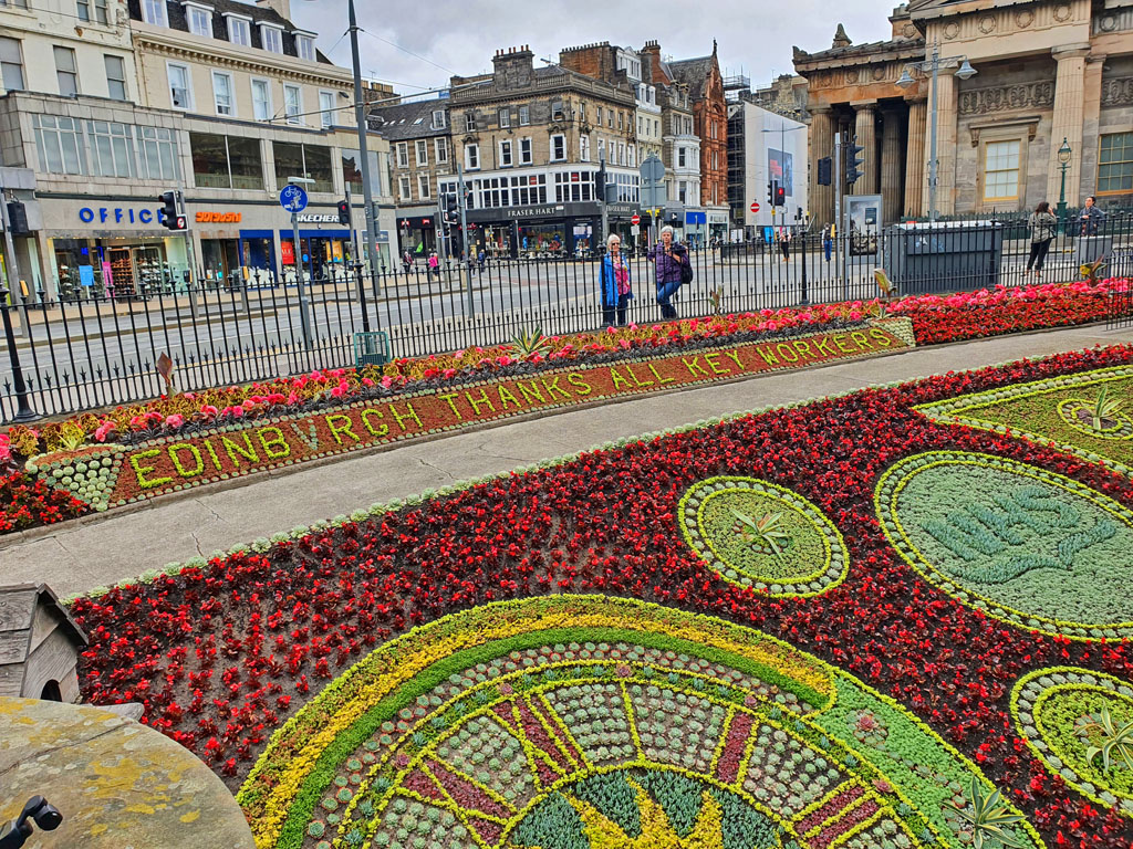 EdinburghBQ's tweet photo. Take time... to visit #Edinburgh’s historic Floral Clock at West Princes Street Gardens. This year’s design pays tribute to #NHS and key workers as a tribute to those working so hard through the #Covid19 outbreak > https://t.co/JgFyZqE7tn @Edinburgh_CC @NHS_Lothian @EdinburghHSCP https://t.co/zjDPBSMPD7