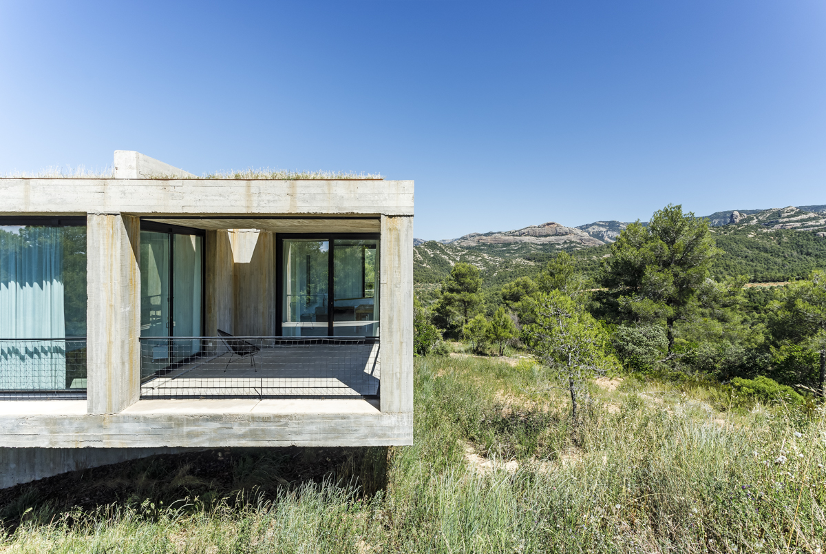 mgrassiphoto's tweet photo. Solo House (@CHBOURDAIS) by Pezo Von Ellrichshause, the perfect spot for a ☀️ Sunday, featured on @ArchiloversCom weekly selection, which I happily shot for @USMfurniture.
Thank you!
https://t.co/6ayZ0qNFtG
#marcelagrassi
#solohouses #architecture #pezovonellrichshause https://t.co/4Y4YISKNn7