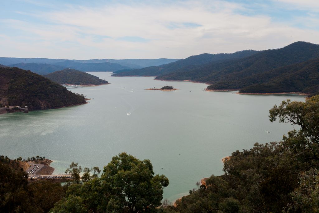 eildonpondagehp's tweet photo. We offer a range of accommodation to suit your holiday, when you are able to travel book a stay with us!

Book Online: https://t.co/hQWfVfIhju
03 5774 2105

#eildon #eildonpondage #lakeeildon #victoria #highcountry https://t.co/N5Uh3jFk2f