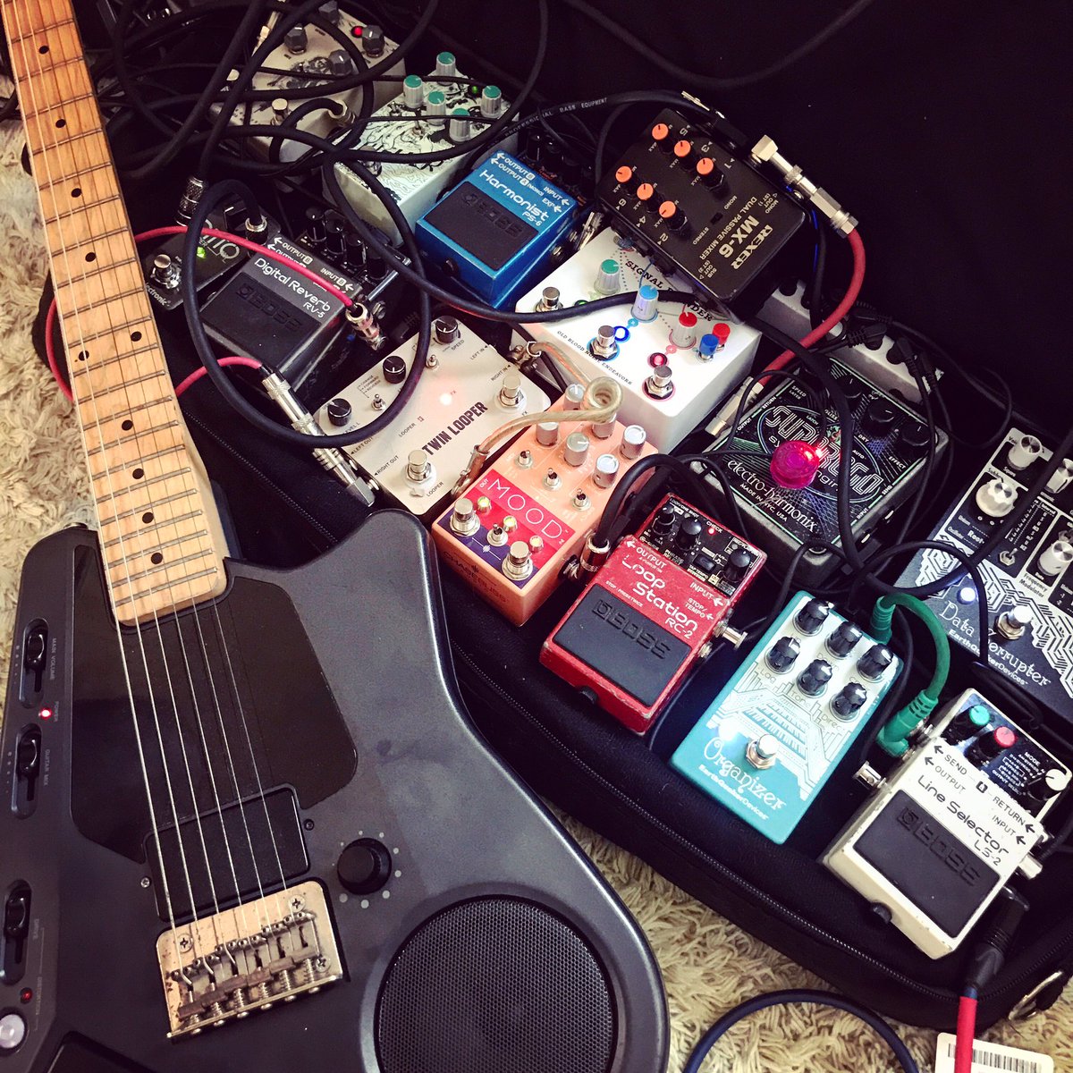 _Hitodama_'s tweet photo. Sunday afternoon
#casioeg5 #ambientnoise #droneambient #cassetteloop #ebow 
@oldbloodnoise @earthquakerjp https://t.co/ipAFTSTsi2