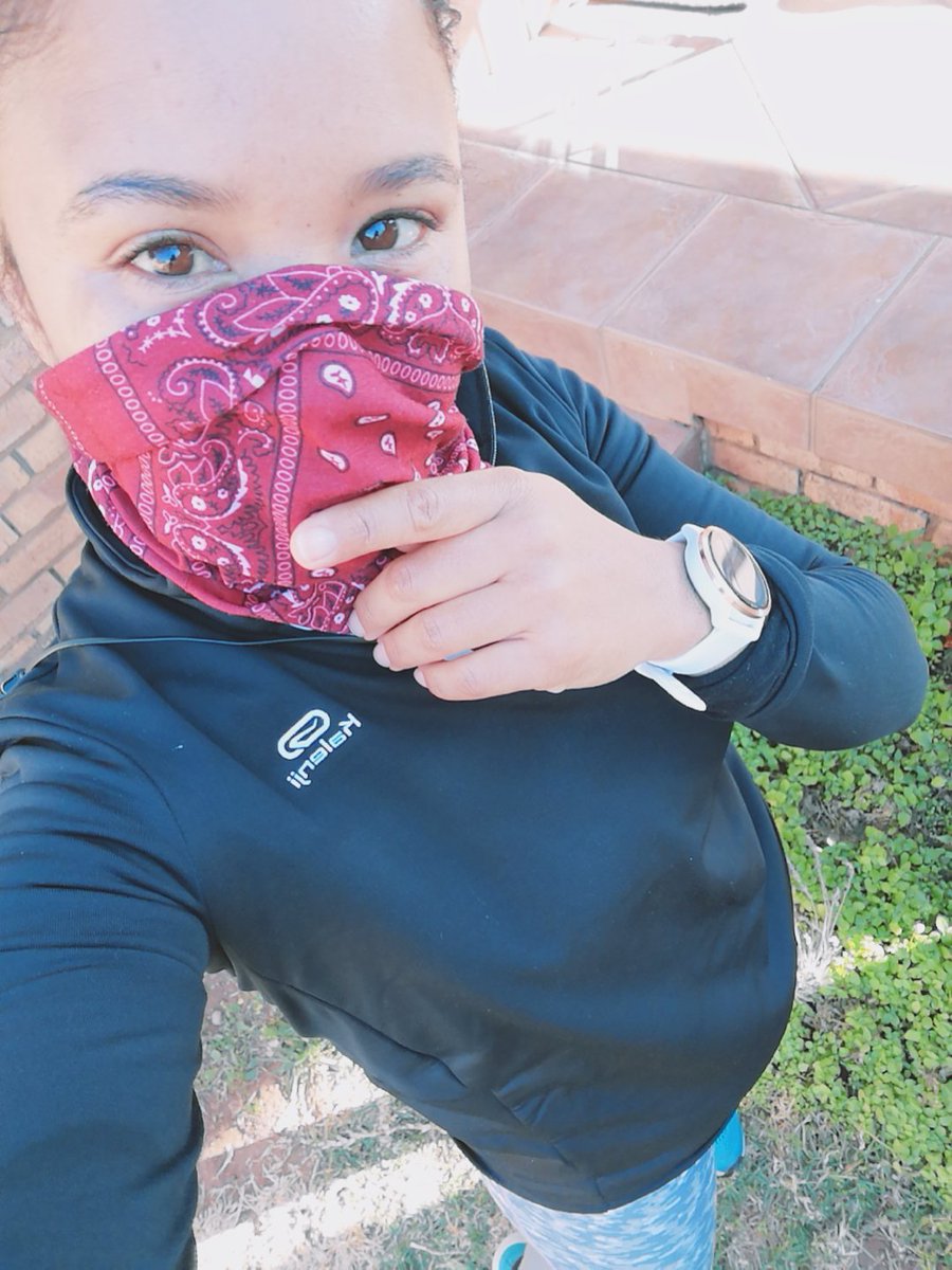 BravoEchoRomeo's tweet photo. 1st run after 2 weeks... 🏃🏽♀️Good to see all the happy😁 runners on the road🌸. Let's start the week on a good note... 😊
#EasyLikeSundayMorning
#runforyourheart
#runforyourlife https://t.co/8cI7WnFuso