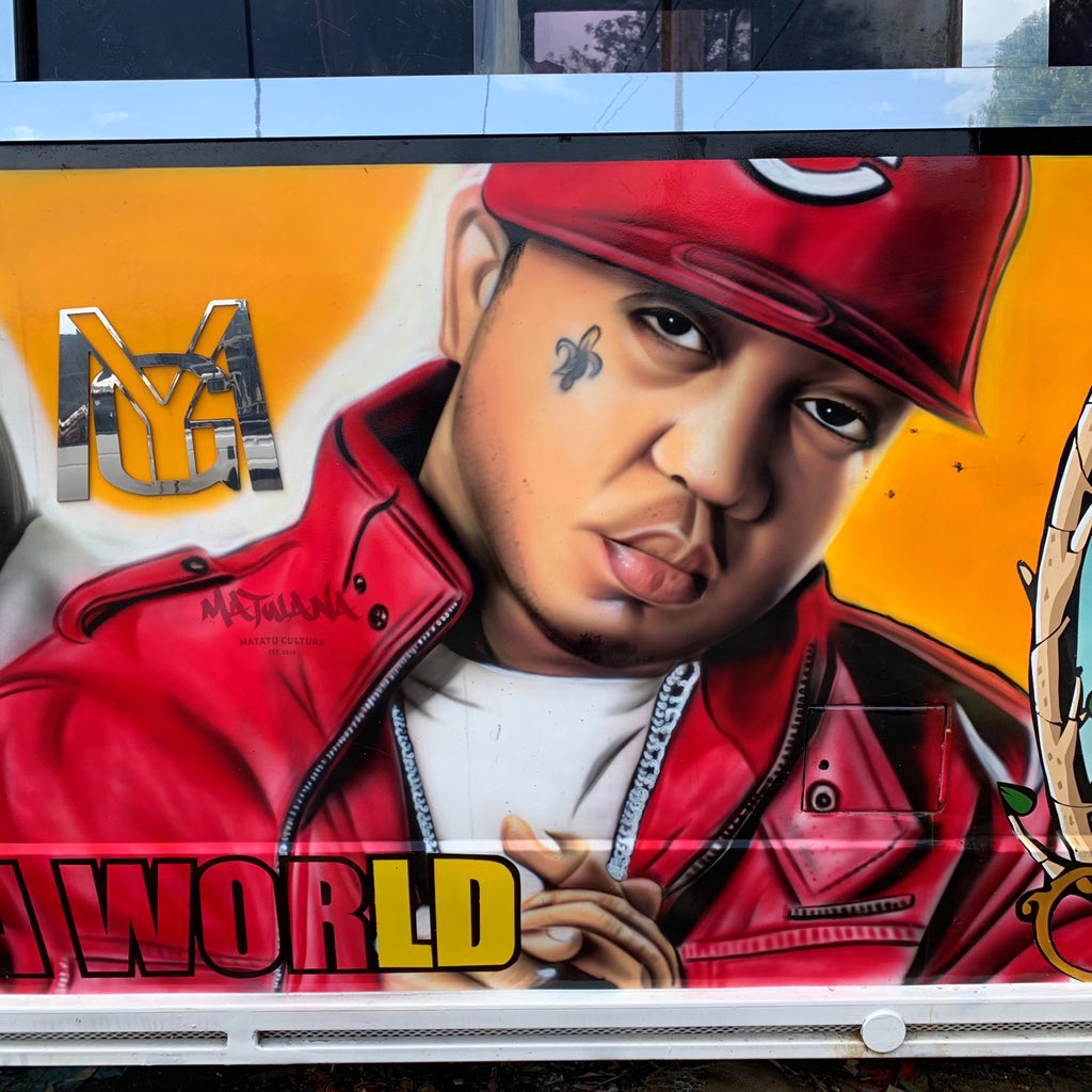 MatwanaCulture's tweet photo. Don't make me introduce you to the bottom of the tag
Art Attack : @IMGUDDAGUDDA airbrush portrait by #FastaMan
#Matatu #LongLiveTheMatatuCulture
#MatwanaMatatuCulture https://t.co/1yiz4DS0Ne https://t.co/yywkwLx15C