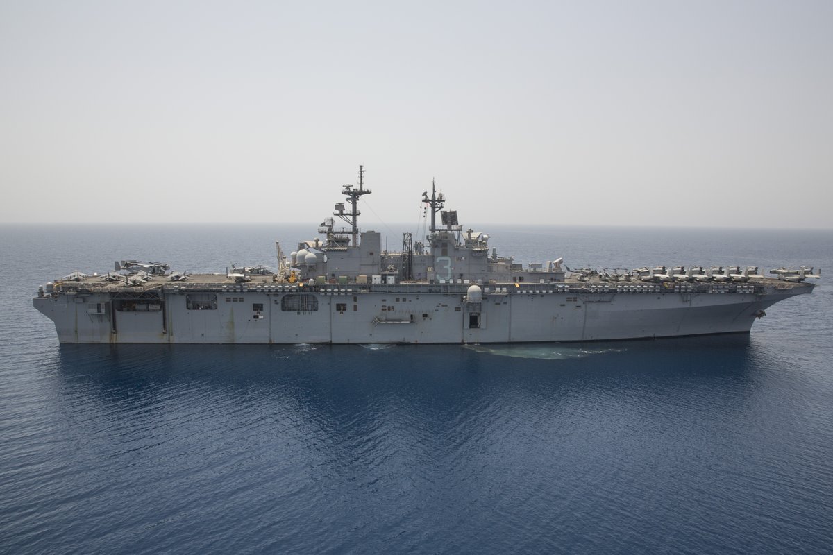 Small fire broke abroad #USNavy amphibious assault ship USS Kearsarge, Navy issues stop work order to #GeneralDynamics #NASSCO. #LHD3 #USSKearsarge

defpost.com/small-fire-bro…