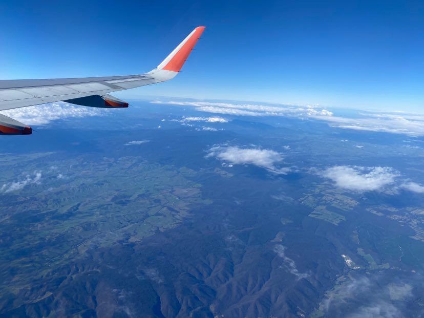 8/ It’s a beautiful day but I don’t want to be here. After months in London, 10 days with my SO was wonderful & insufficient. We have no idea when we will meet again; it is subject to the whims of two state governments & their ever-changing policies. Best not to think about it.