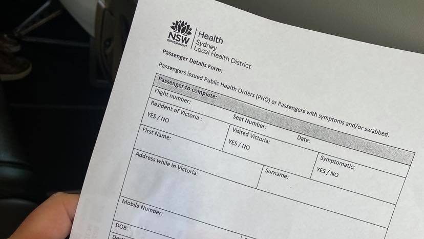 13/ Some guy checks my form. Passport. Proof of ongoing address. Border permit. More waiting. No bathrooms. Almost an hour after I have disembarked I make it to another person. Form. Passport. Permit. Ongoing address. I ask why we are doing the exact same thing AGAIN.