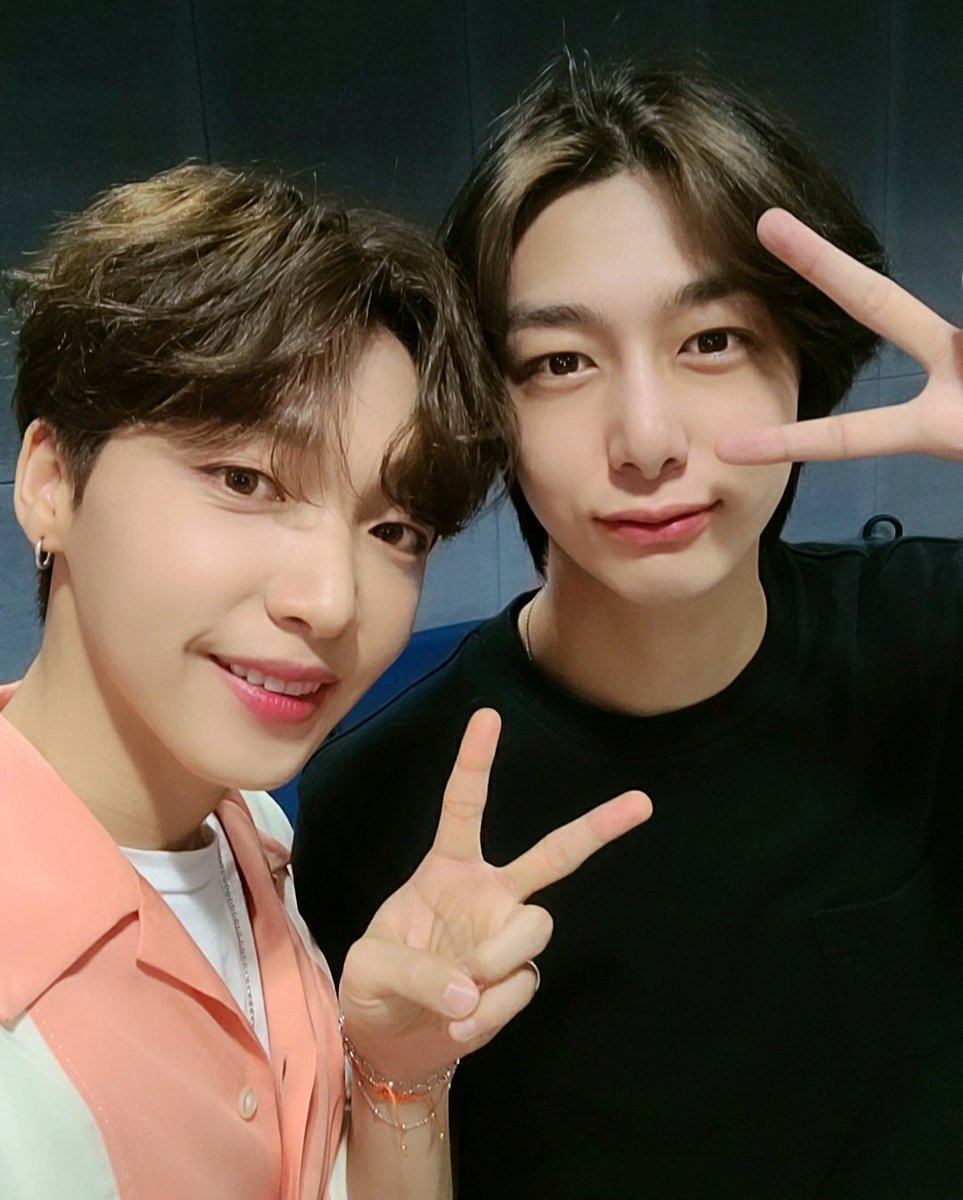 jeongsewoon_twt's tweet photo. [#정세운] SBS #인기가요 #SAY_YES 첫 방송을 응원해 주신 #몬스타엑스 #민혁 형 #형원 형 감사합니다아아!!👍
#JEONGSEWOON https://t.co/fH59oa3dFe