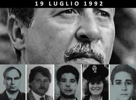 ComunediGenova's tweet photo. #19luglio 1992, il giudice #PaoloBorsellino è vittima della strage mafiosa di #viaDamelio, a Palermo, con i 5 agenti della sua scorta: Agostino Catalano, Vincenzo Li Muli, Walter Eddie Cosina, Emanuela Loi e Claudio Traina.

I loro ideali di legalità camminano insieme a noi. https://t.co/M8wNBSvZ1C
