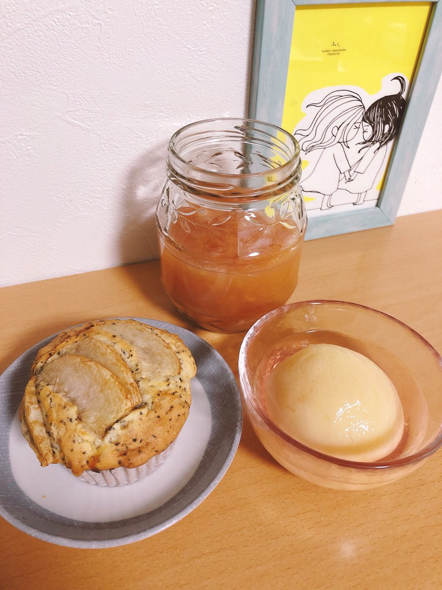 FreshOranges19's tweet photo. 桃をたくさん貰ったから桃ジャム、桃のコンポート、桃の紅茶マフィンを作ったよ。オーブンつけたら灼熱地獄🥵
でも上手くできた!
#peachjam #jam #桃ジャム #peachcompote #桃のコンポート #maffin #桃 #桃の紅茶マフィン #マフィン #homemade #手作り https://t.co/QM0vBLdBVH