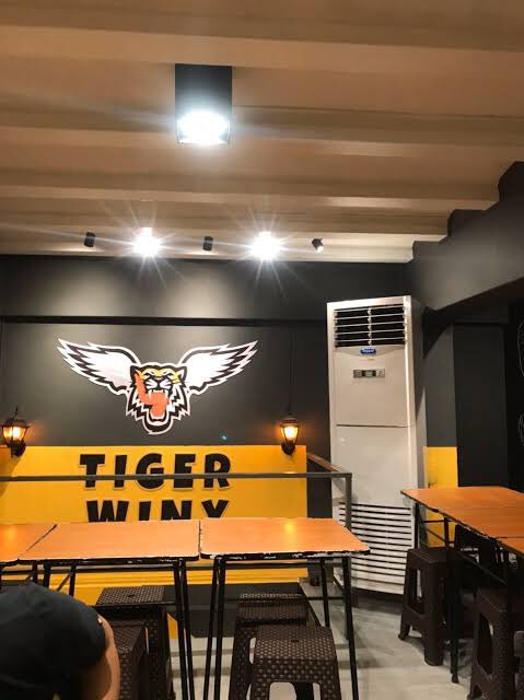 aesteryelwrites's tweet photo. CHAPTER 1 VISUALS

- Timothy’s Car
- Dinner (Tiger Winx) https://t.co/hNOj1W5iIr