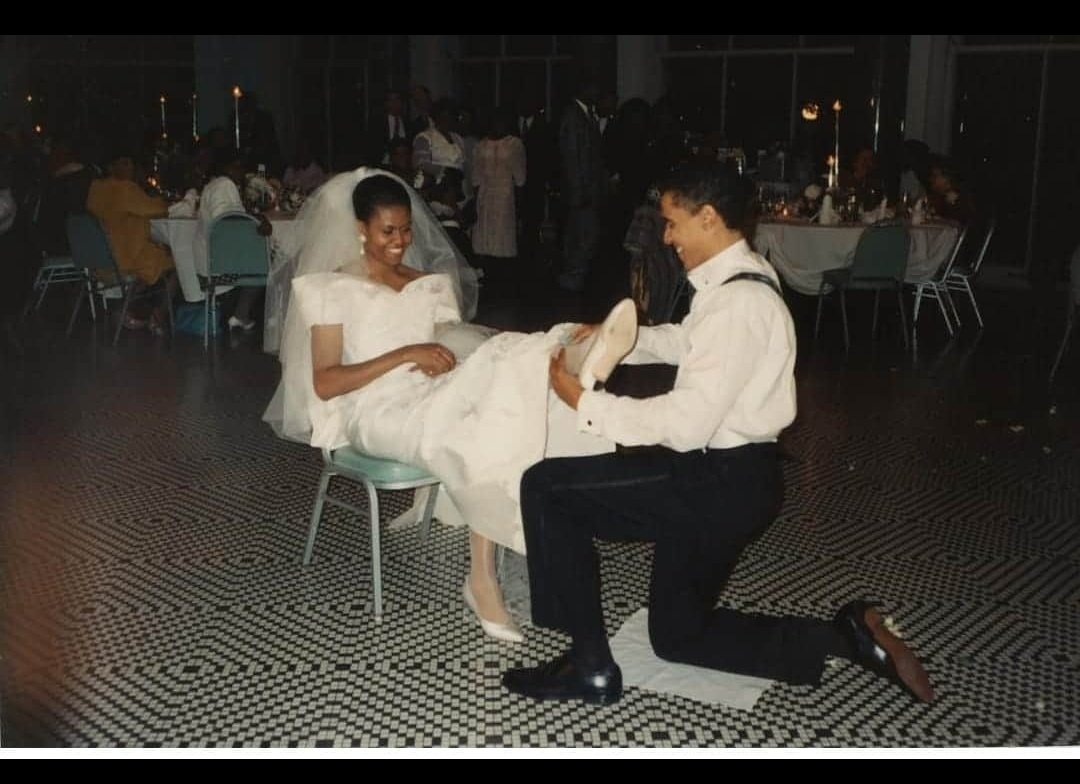 anushakunmittal's tweet photo. @RetardedHurt Dear men, what is stopping you from doing this to your woman? #bringbackchivalry https://t.co/FC1FNUjNhB