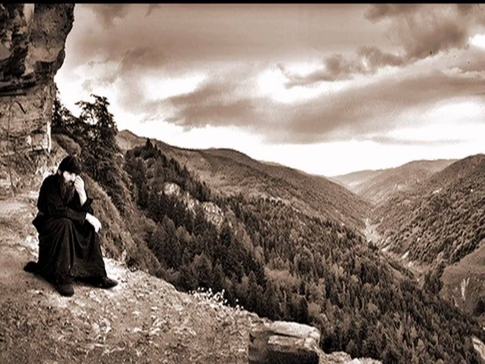 я за тебя молюсь. монахи отшельники в горах кавказа. молитва поклонимся святому христову воскресению текст. душа и бог. женщина обращается к богу.
