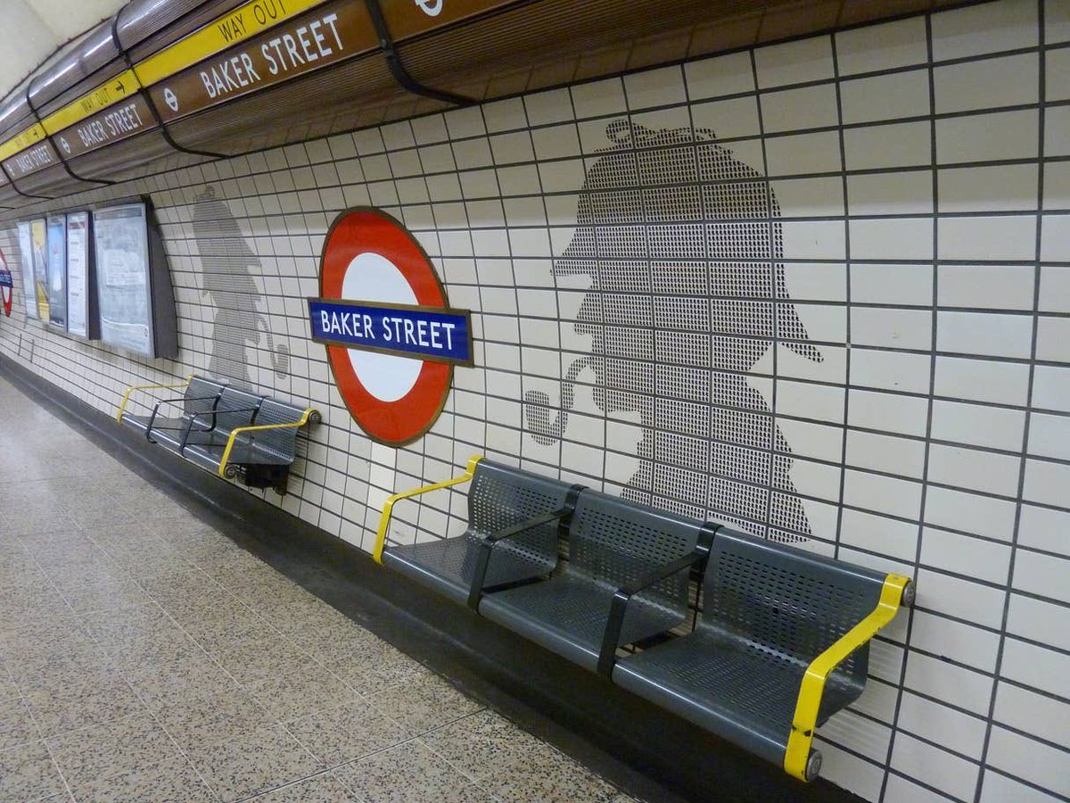 Facts_of__live's tweet photo. The need for contrasting tiles in London underground was not because the signs weren't available, but because, "when the stations were first tiled, many of the passengers would have been illiterate.”
#facts, #London, #tube https://t.co/AvK1NJjoTY