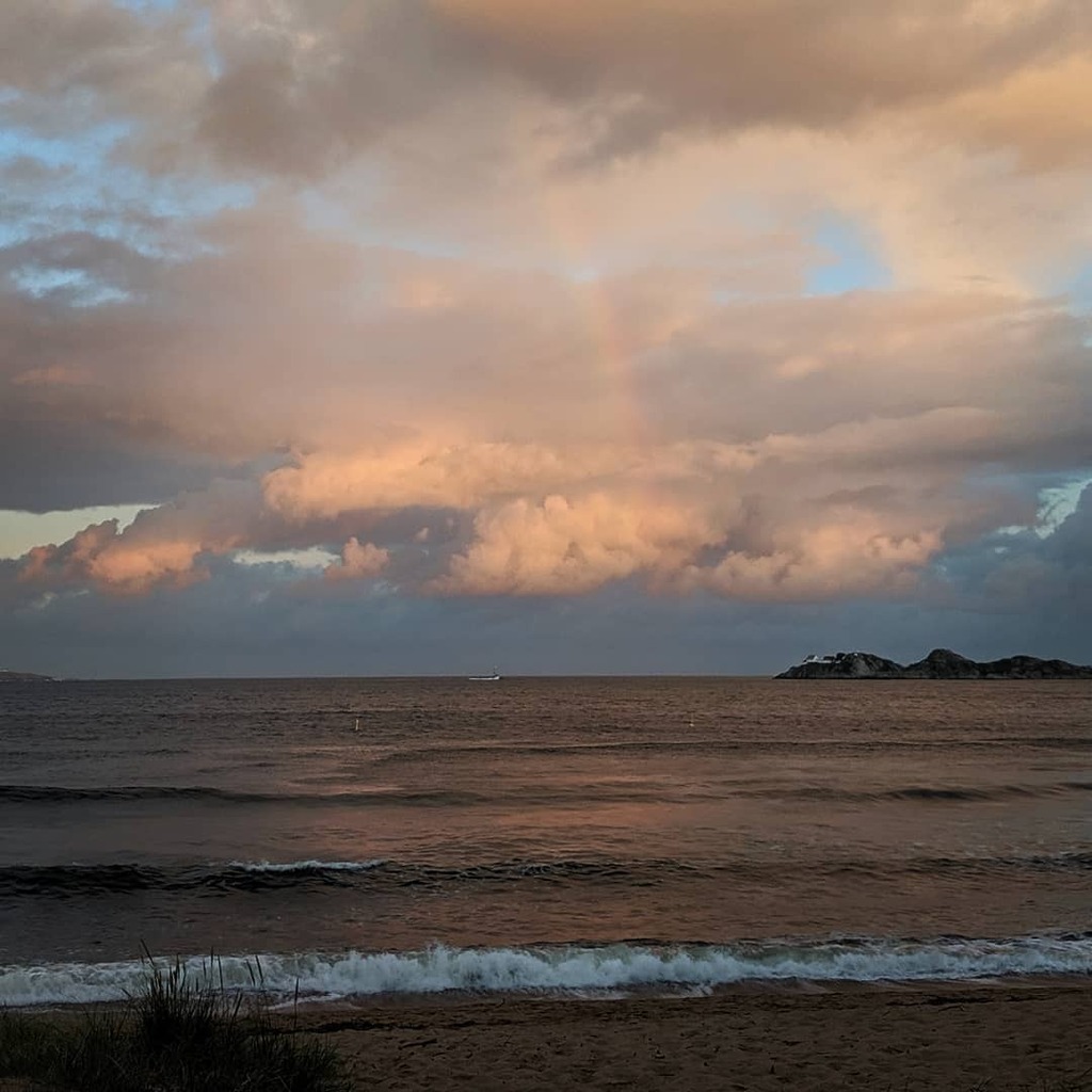 Faint rainbow #sjøsanden #mandal #norway #iMandal #beach instagr.am/p/CC0QfzxFcfn/