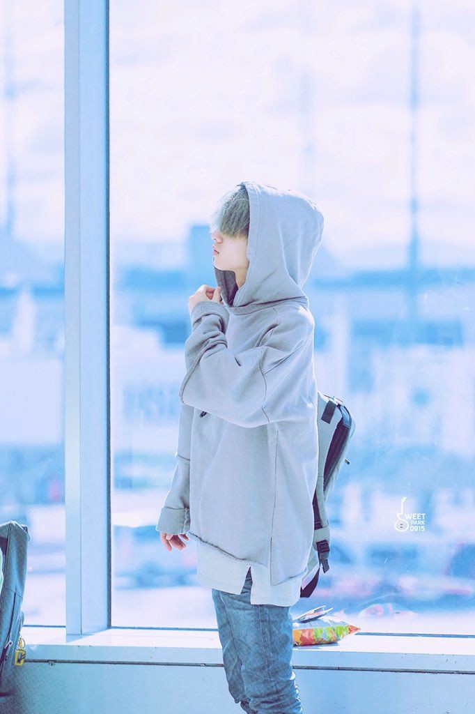 park jaehyung airport pics as movie stills- a thread