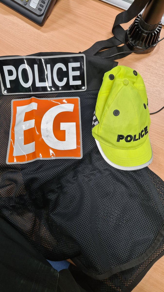DerbysSALCU's tweet photo. 2 of our officers are assisting @DCFCPolice today in their other specialist roles. Lovely 🌞
If you see them, say hello.
#differenthats #SALCU #OpsSupport #OneTeam https://t.co/fGjwwKUFyU