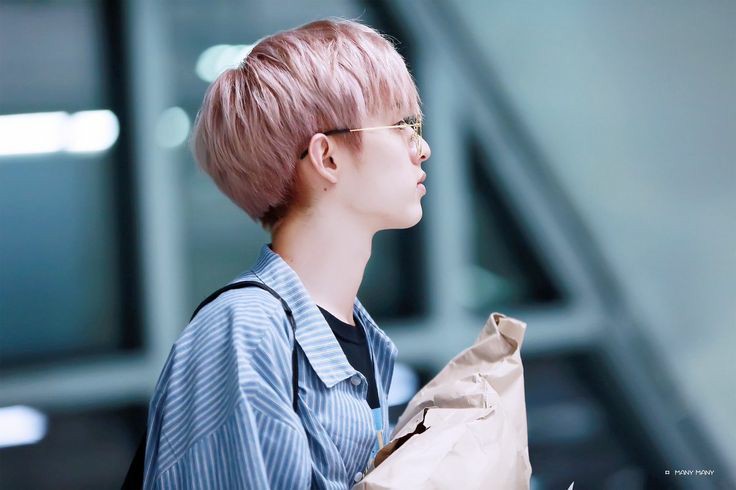 park jaehyung airport pics as movie stills- a thread