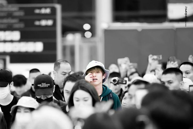 park jaehyung airport pics as movie stills- a thread