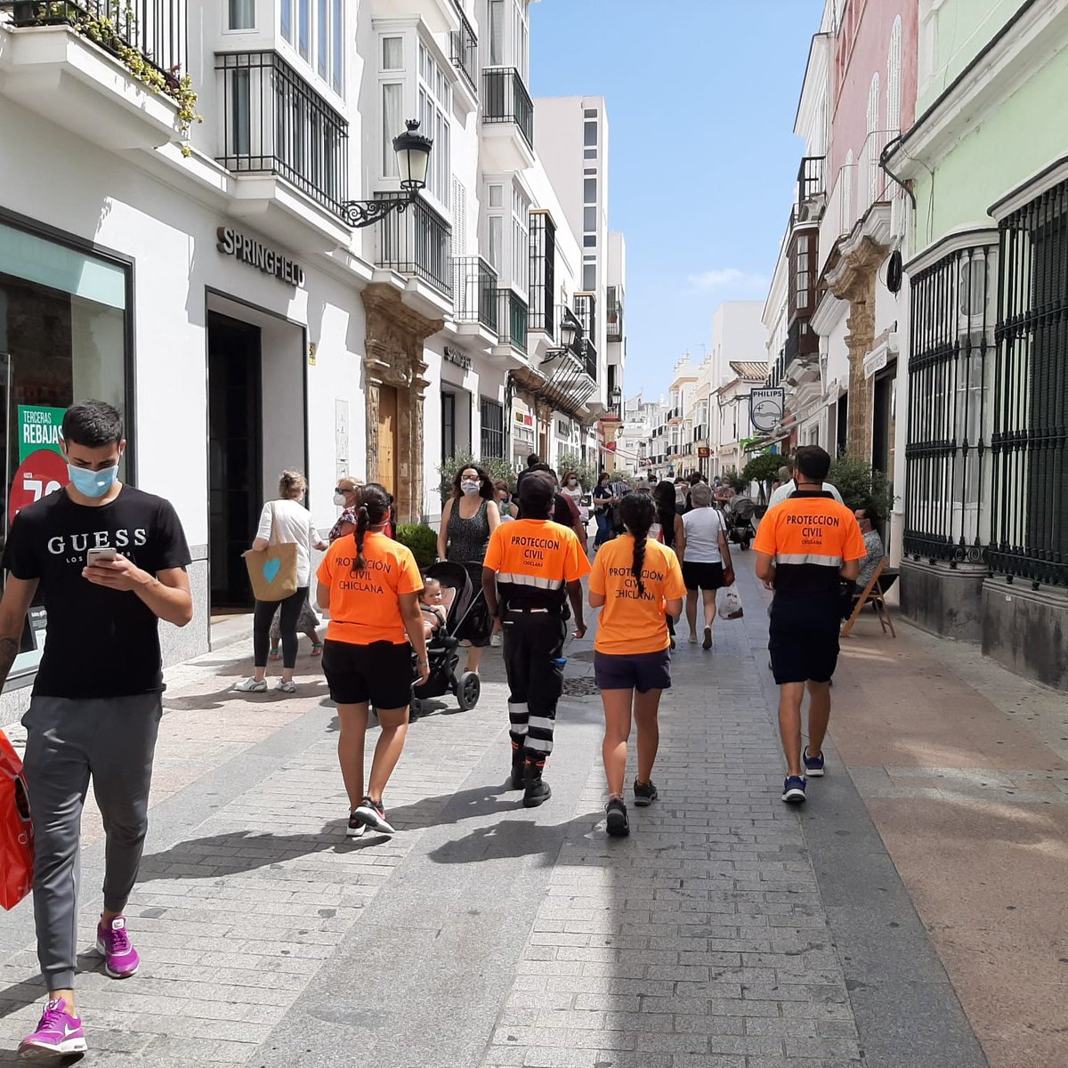 ayto_chiclana's tweet photo. El presunto positivo en COVID-19 de una voluntaria de protección civil se confirma como negativo, tras la prueba de PCR realizada

📌 Toda la información aquí ⬇️

https://t.co/iIO4nxBl1A https://t.co/rwdXBlUtci
