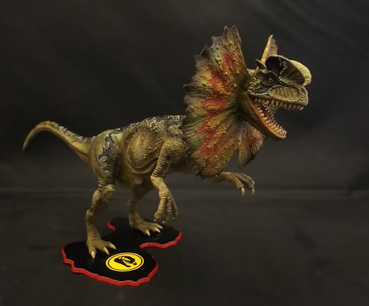 佐藤和由 絶滅屋 Ar Twitter 趣味で作ってたリンドバーグ社 ディロフォサウルスのプラモ完成しました ジュラシックパーク公開当時の古いキットで 若干ディテールが雑ですが 全体的な出来は非常に良いです 個人的なお気に入りポイントはベース キットの物を