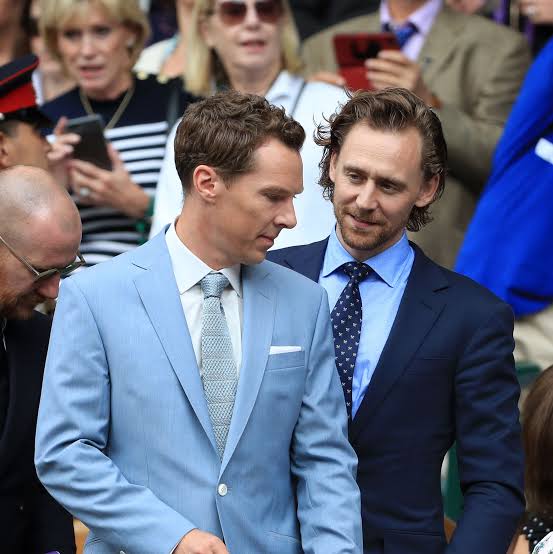 STRNGAT0MICA's tweet image. tom hiddleston staring at benedict cumberbatch that's it. that's the tweet.

#HappyBenedictDay 
#HappyBirthdayBenedictCumberbatch
