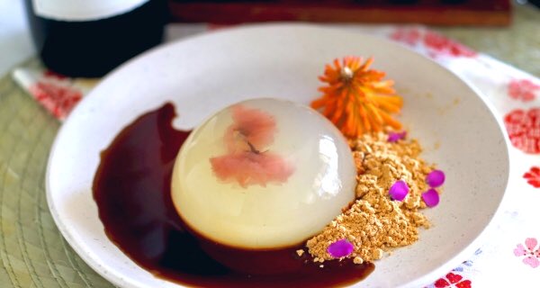 Cutest_Account's tweet photo. #RainDropCake #Japan https://t.co/URGJx250yP