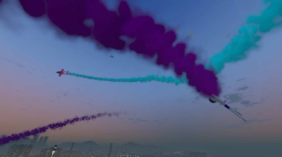 AshyAmethyst's tweet photo. Meeting Efin 5exy "5exy 5moking 5kywriters"🛫🛬 #GTAVOnline #RockstarGames #5exy #EfinSecsy https://t.co/XD7VPbx2TA