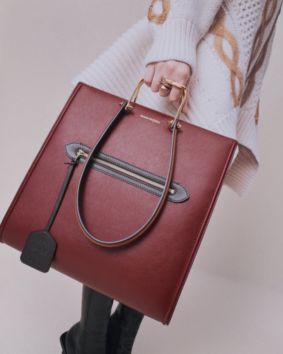 McQueen's tweet photo. The ⁣#AlexanderMcQueen Tall Story bag in contrasting Tan, Oxblood and Black.

Discover the #McQueenPreAW20 collection here: https://t.co/6hvd5lJshU

#McQueenStory https://t.co/yvyA5k9sax
