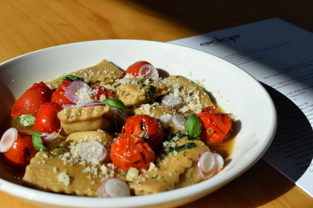 Edgeinpeoria's tweet photo. It looks a little rainy this morning, but don’t let that get you down! 

Pictured below is our Angolotti pasta with pork, cherry tomatoes, basil, and pecorino! The flour we used is called W.T.F. Blend. 

📸: @carboy_2001 https://t.co/yNvsHf4uwd