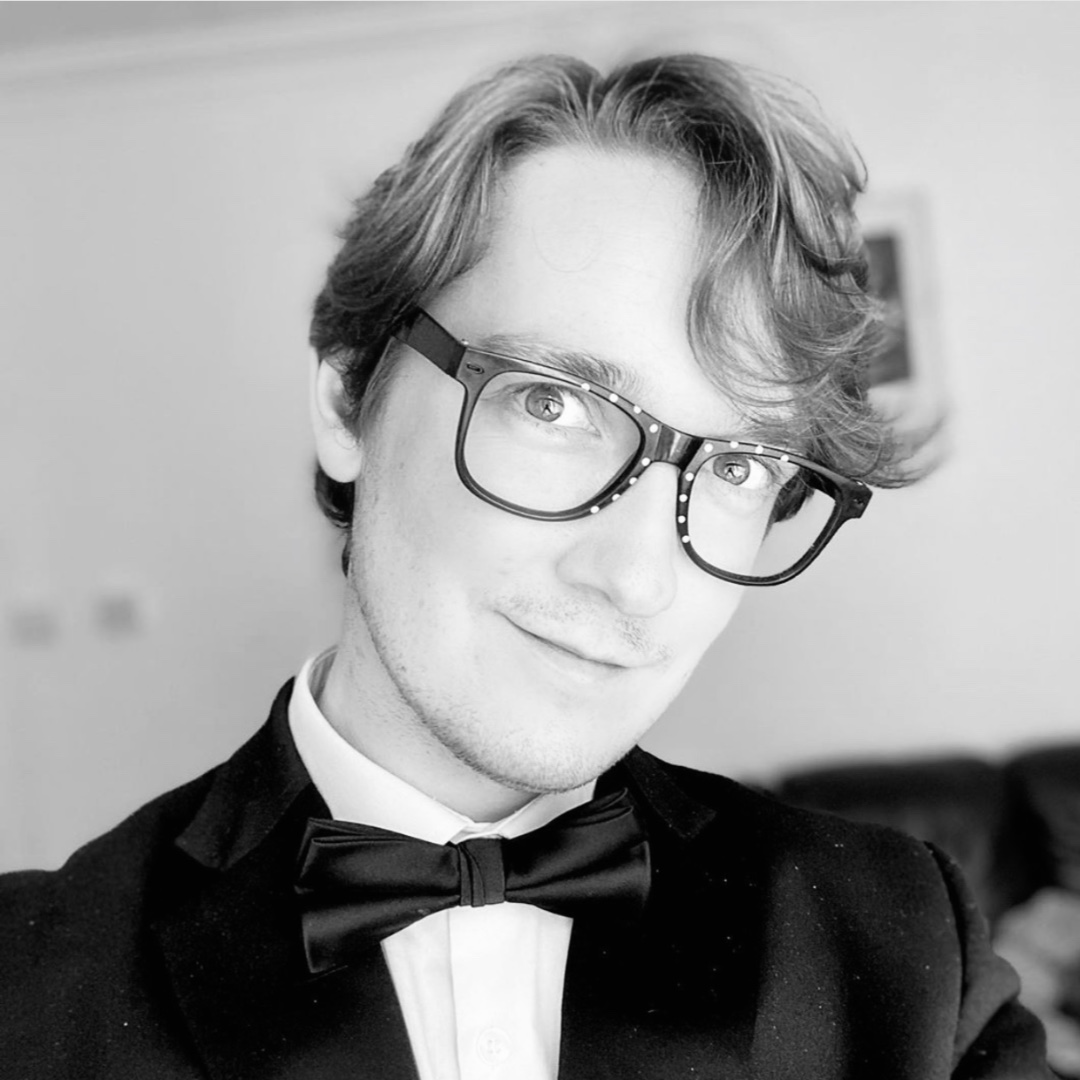 FStreamAhead's tweet photo. Last up, @AllThatMalarkey Musical Director: @dghmusic!

David is a composer, arranger, lecturer and MD. When he isn’t making home movies with his soft toy geese, he can be found heavily intoxicated playing 90s pop hits on the piano. Sometimes in a dress. https://t.co/yRQgw3X6nw