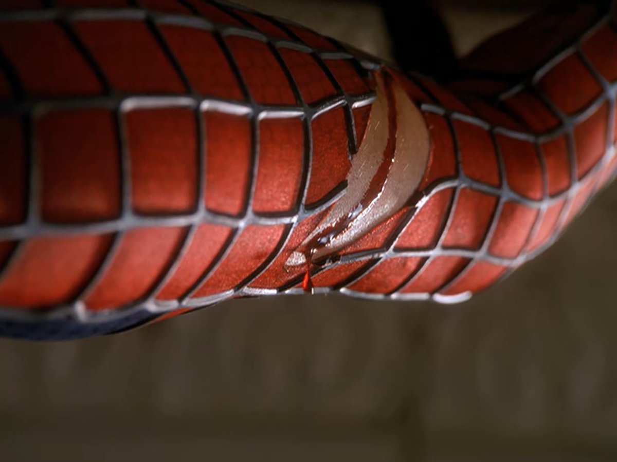 RandomRaimi's tweet photo. After a couple months of work, I'm pleased to finally release the HD Upscale of Spider-Man's Fullscreen version!
The original DVDRIP was upscaled to 1080p using an AI, then encoded in HEVC

Link is right under this tweet ⬇ https://t.co/bWkGH1sSjH