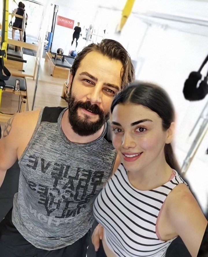 CastleVivita's tweet photo. Time to active #ÖzBerk's WORK OUT mode 🏋️♂️💦🤸♀️. The body achieves what the mind believes 💪🧘♀️. #SundayFunday #SelfieStories🤳
Sharing more gym adventures together, means enjoying them 👫🏻💯 most. #CoupleGoals #gymtime⛓⭕ #PilatesStudio #ÖzgeYağiz🎀🐝 #GökberkDemirci💣💥 #ÖzGök🔐 https://t.co/rwMcTtImWz