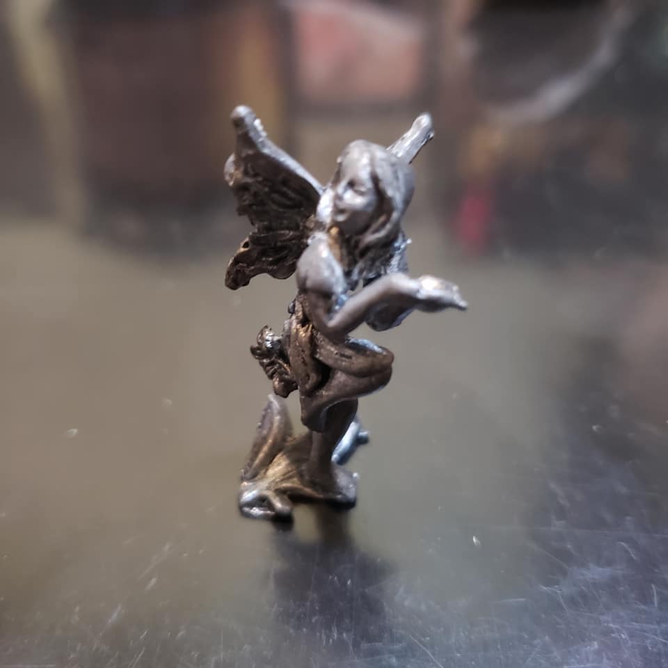 AzoniaShop's tweet image. Here we have some beautiful miniature fairies, cute items that could make your crystal garden special.

#azonia #azoniashop #crystals #fairies #fairy #garden #minerals #shoplocal