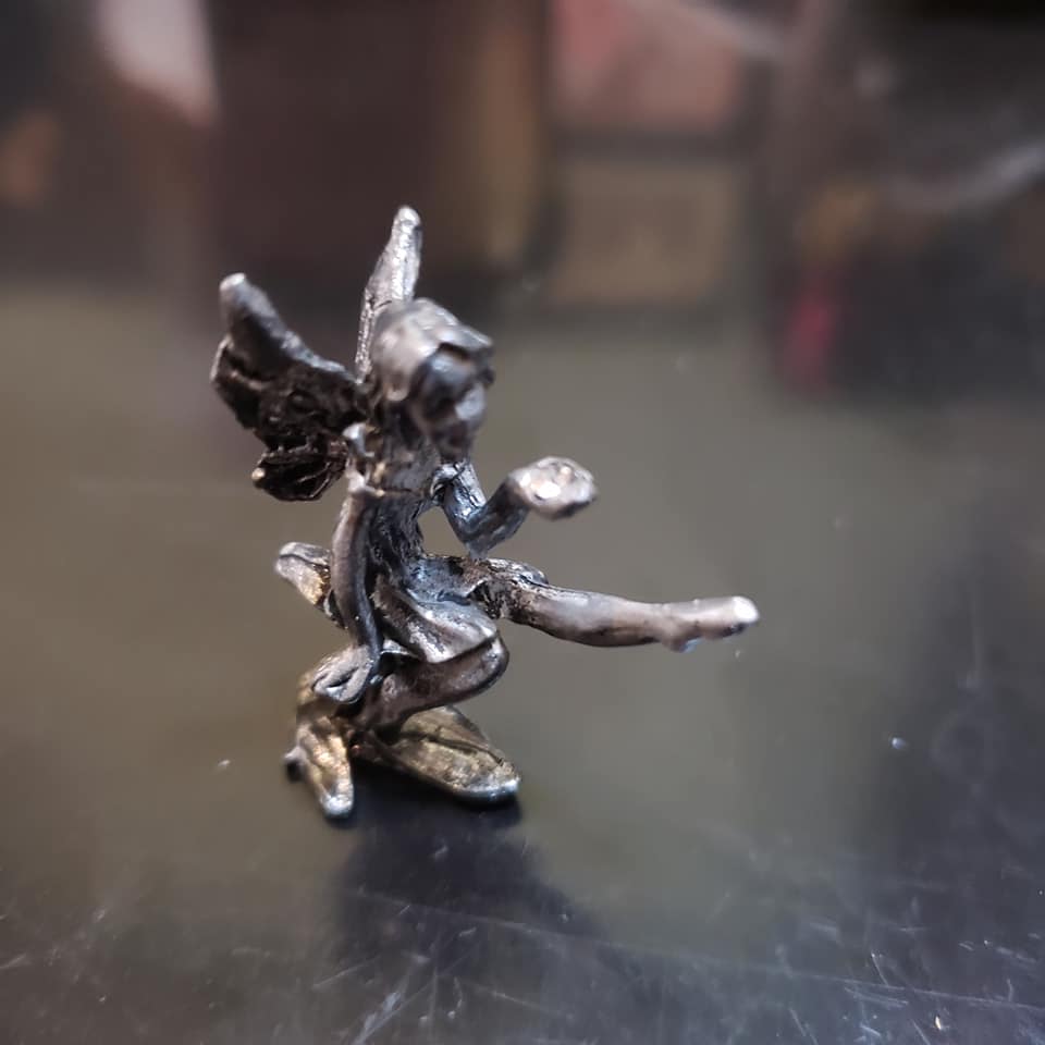 AzoniaShop's tweet image. Here we have some beautiful miniature fairies, cute items that could make your crystal garden special.

#azonia #azoniashop #crystals #fairies #fairy #garden #minerals #shoplocal