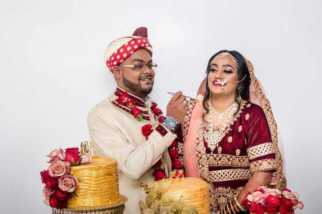 PDWikendi's tweet photo. “He patiently waited for me for 3 years as I took care of my ailing mum till her passing 2 months to the wedding,&amp;was my biggest support system.” @Aisha_Khan8 &amp; Zaman‘s moving #lovestory culminated in a marvelous #PunjabiWedding. More in #PDWikendi today- https://t.co/5FuF85zJ4c https://t.co/mqHncfa17n