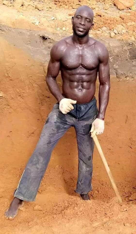 AfrikPromotion's tweet photo. Bonjour à tous, ce jeune monsieur a besoin de votre aide il ne demande pas d’argent; il voudrait juste travailler.

Kafoumba Bamba 
📞 : +225 55 97 10 09
🏠 : 🇨🇮
📍 : Anyama

Merci. https://t.co/s25PeOHXjZ