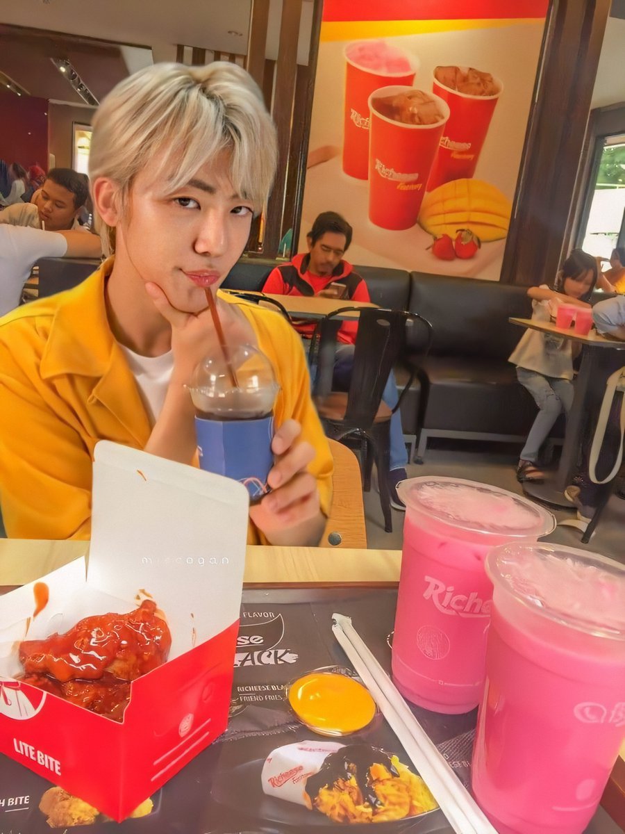 jxfeii's tweet photo. เธรด ─ไปคาเฟ่/กินข้าว/ดูหนัง กับแฟนทิพย์ ☕ https://t.co/rUmK7O0y9p