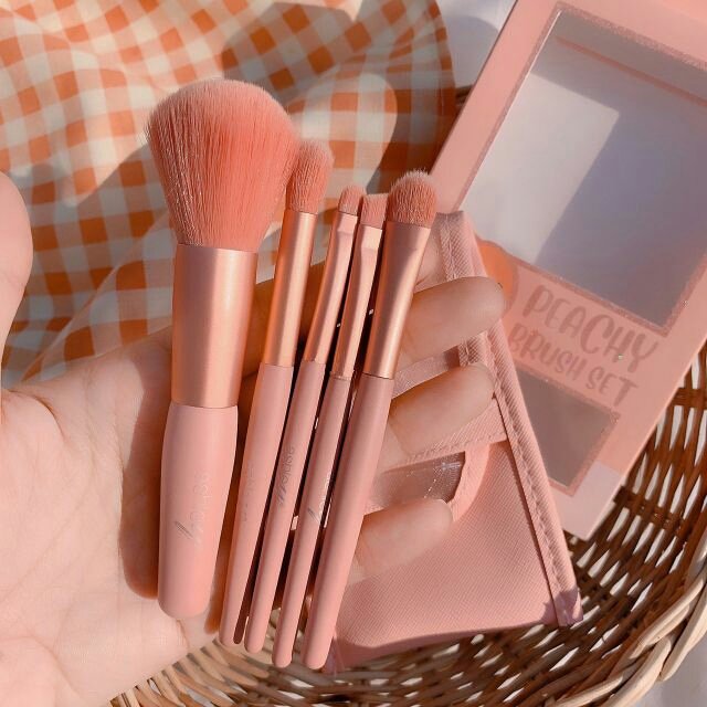 makeupset_peach's tweet photo. #แจกฟรี เซตแปรงแต่งหน้าน้องพีช 🍑 Ashley​ สีหวานๆ​ 5​ ชิ้น (ราคาปกติ100฿)
#แจก น้องไปเลย 2 เซท 
⚡✨รี+ฟอล ทวิตนี้ ลุ้นรับเลยย

#สุ่มแจก เมื่อยอดฟอลครบ2000งับบ

#แจกฟรีแค่รีฟอล
#แจกฟรีไม่รีได้ไง #แจกฟรีไม่ฟอลได้ไง #แจกของฟรี #สุ่มแจก #แจกของ #สุ่ม #ของมันต้องมี https://t.co/mDlhiIGzOF