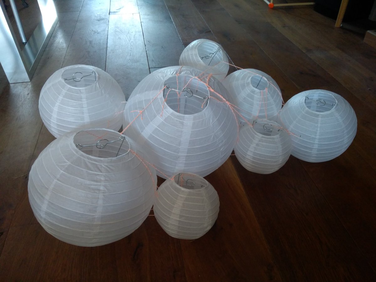 MisterMakerNL_'s tweet photo. Fase one almost complete! #cloudlamp #wled https://t.co/w9TNtaTCRO