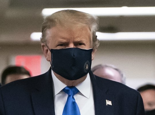 speechlesspic's tweet photo. Donald Trump said, "I think it's a great thing to wear a mask."Washington:  #coronavirus #donaldtrumpmask #Mask https://t.co/t8N6TOTfyQ https://t.co/oKDTpE5exU