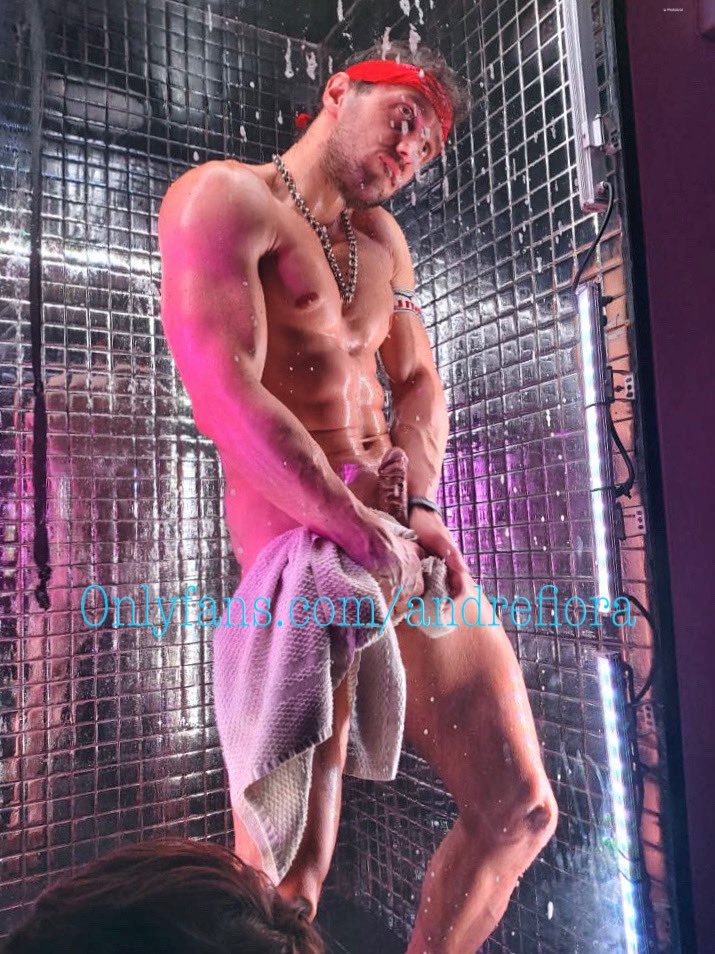 Fioraxxx's tweet photo. The World famous @RAIDDBAR show 💦🥵💦🥵
See more photos and the FULL EXCLUSIVE showers on my https://t.co/mf9Ll8YgWU
#raiddbar #showershow https://t.co/KWWzvcq2uS