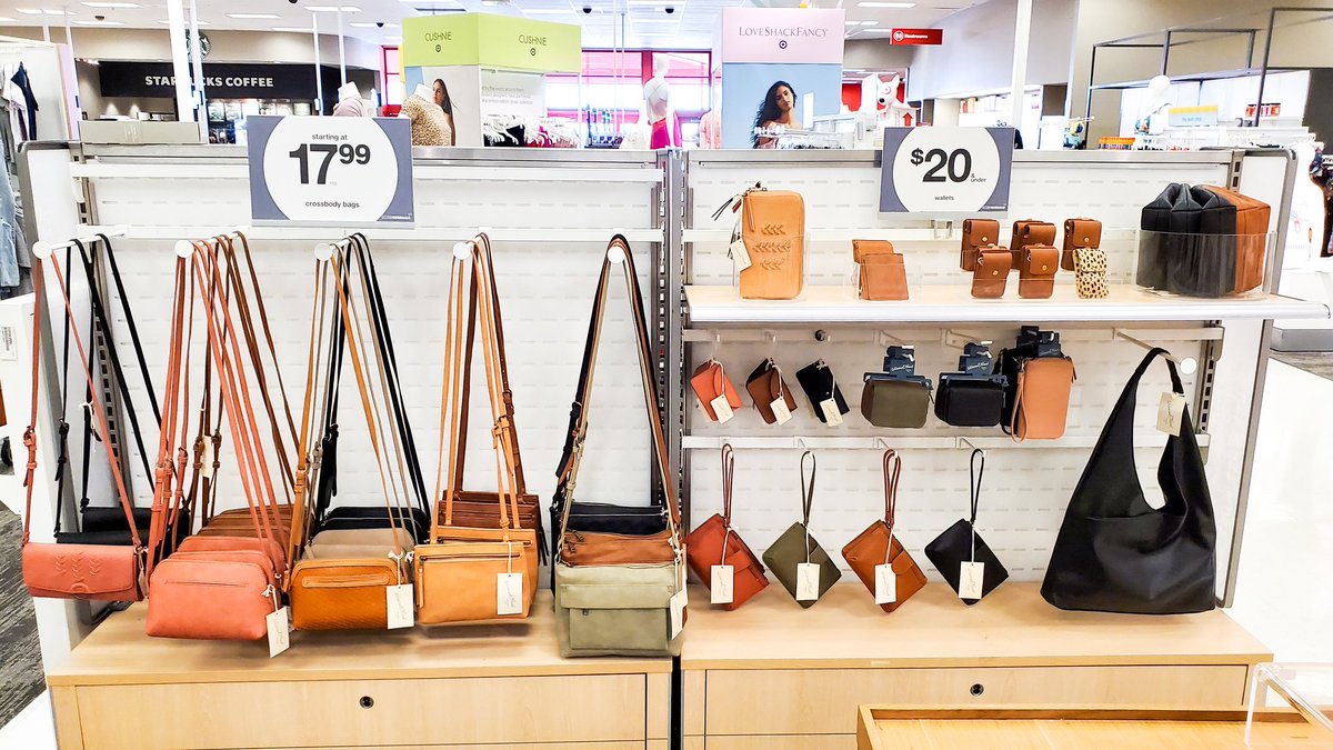 JumokeRivers's tweet photo. Everyone needs a good collection of neutral bags, and yes cheetah is a neutral at #T1474 !
#SummerInspo #UniversalThreads #Refresh https://t.co/hs6piiQJdi