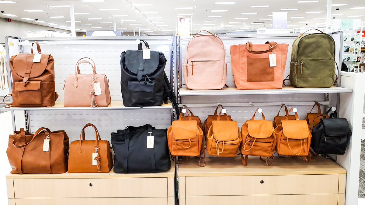 JumokeRivers's tweet photo. Everyone needs a good collection of neutral bags, and yes cheetah is a neutral at #T1474 !
#SummerInspo #UniversalThreads #Refresh https://t.co/hs6piiQJdi