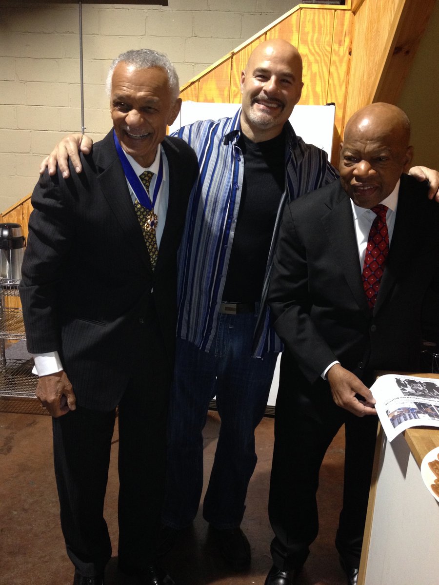 zorrorevolution's tweet photo. We have lost two soldiers for peace and justice they were great leaders and my great friends who offered an example
of what the beloved community would look like. The honorable Rev. Dr. CT Vivian and The Honorable John Lewis
Love the Bermudez Family https://t.co/VWJtuW2Cn9