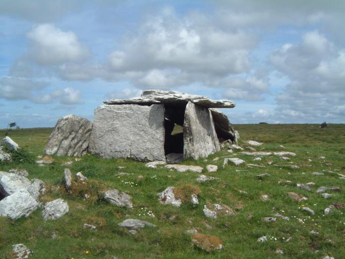 Lon (or Gavida?) kept Glas Gaibhneach (who we now know was a Spanish magic cow) on Slievenaglasha Mt on edge of The Burren, Co Clare! Not far from the forge, for no other place in Ireland was fertile enough! She & the rest of his herd kept at the wedge tomb! ©Megalithic Portal