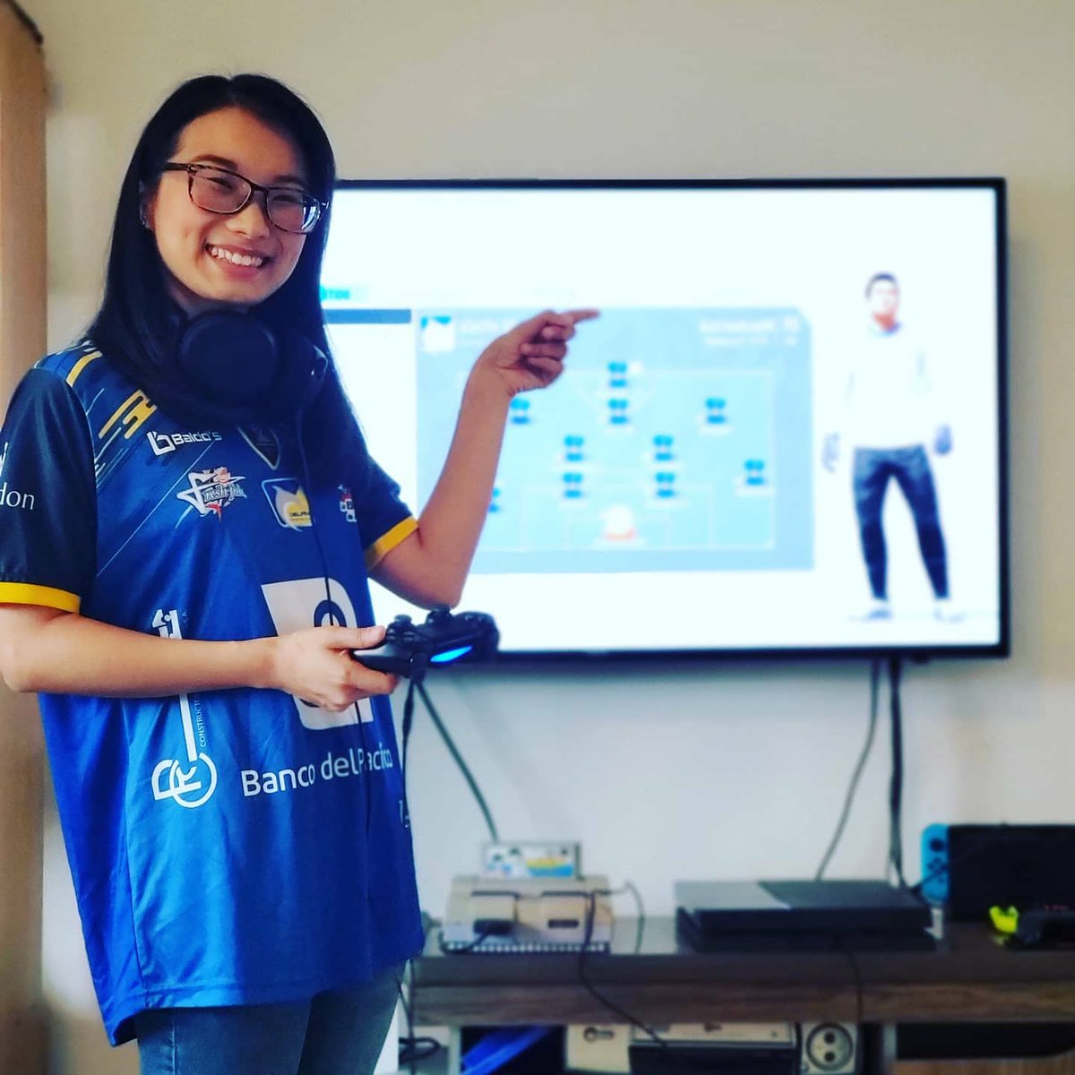 edelfinsc's tweet photo. Nuestra #eCetacea de la semana es la hermosa @fanlisu si deseas mostrarnos tu pasión por el @DelfinSC y nuestro equipo en #FIF20 envíanos tus mejores imágenes con la piel cetácea. #eSport #GamerGirl https://t.co/VPveiQXGyf