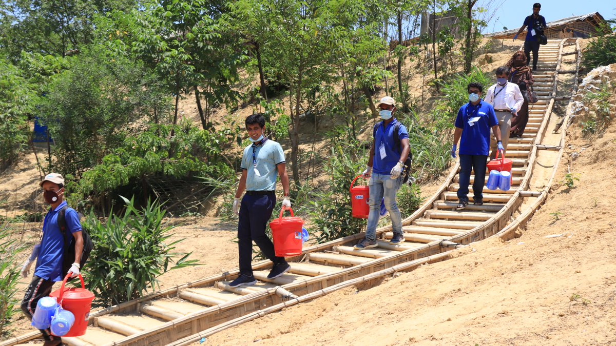 TeamPlanUK's tweet photo. Our teams are responding on the ground but we still need your help to do more and provide vulnerable communities with: 

Soap 🧼
Water 💧
Food 🍽️
Information ℹ️ on #coronavirus

Millions of lives are at stake. Please donate to @decappeal https://t.co/Ex55ab0FvT https://t.co/tPalf0EPvJ