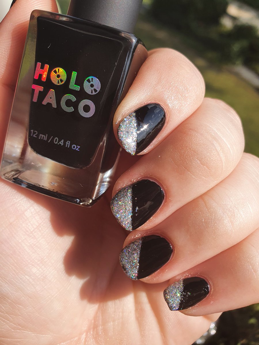 Rena96827904's tweet photo. @holotaco @nailogical 
#smoothingbase
#onecoatblack
#rainbowsnow
#glossytaco🌮
Waiting for the new collection to arrive like: https://t.co/kX12mQhdpR