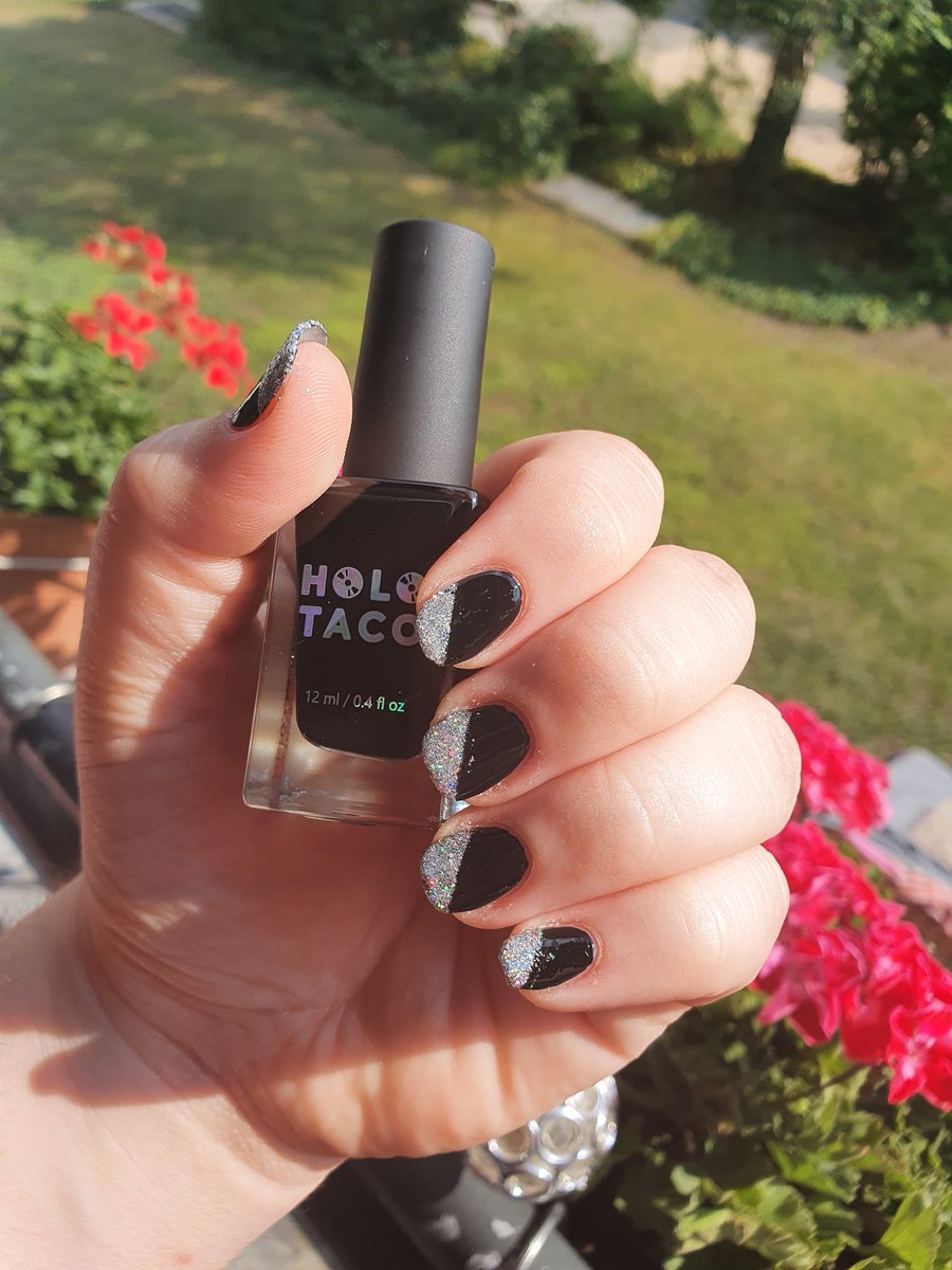 Rena96827904's tweet photo. @holotaco @nailogical 
#smoothingbase
#onecoatblack
#rainbowsnow
#glossytaco🌮
Waiting for the new collection to arrive like: https://t.co/kX12mQhdpR