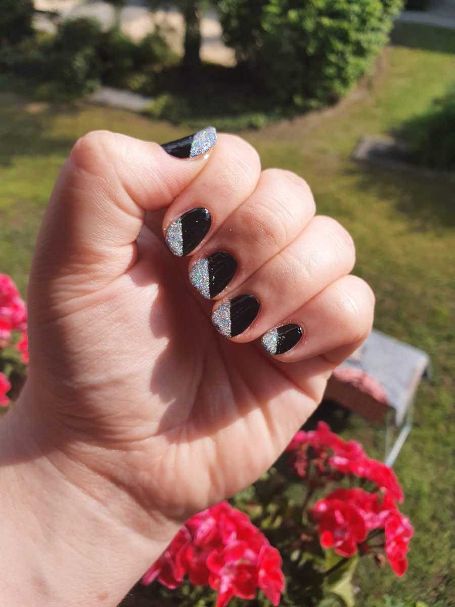 Rena96827904's tweet photo. @holotaco @nailogical 
#smoothingbase
#onecoatblack
#rainbowsnow
#glossytaco🌮
Waiting for the new collection to arrive like: https://t.co/kX12mQhdpR